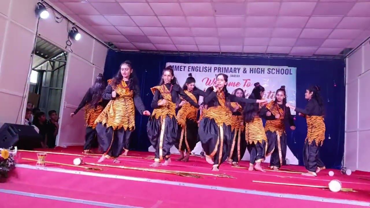 Shiva tandava Aruna and group of MMET school 