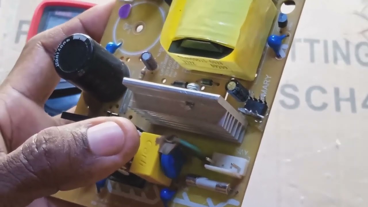 Cómo reemplazar el IC oscilador por un viper 22a en fuentes conmutadas