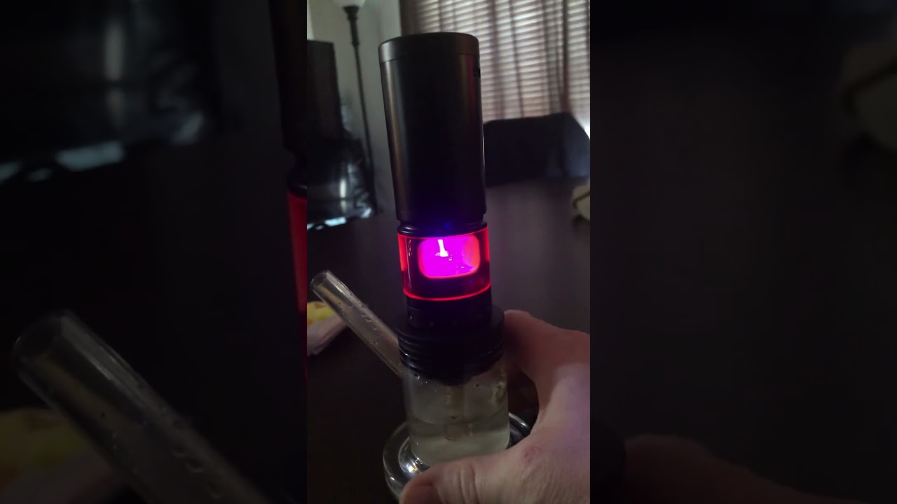 Weed x lazer to smoke 💨 my handheld bubbler @hitoki saber