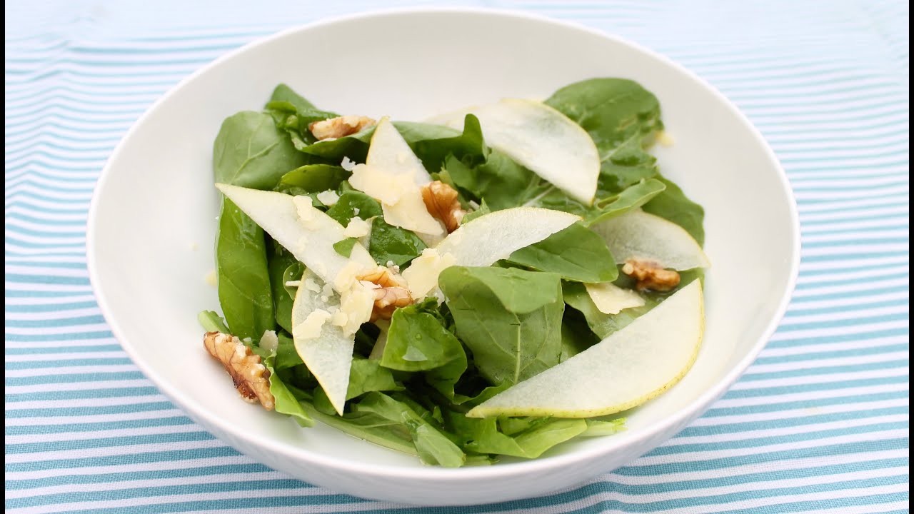 Easy recipe: How to make pear, rocket and walnut salad