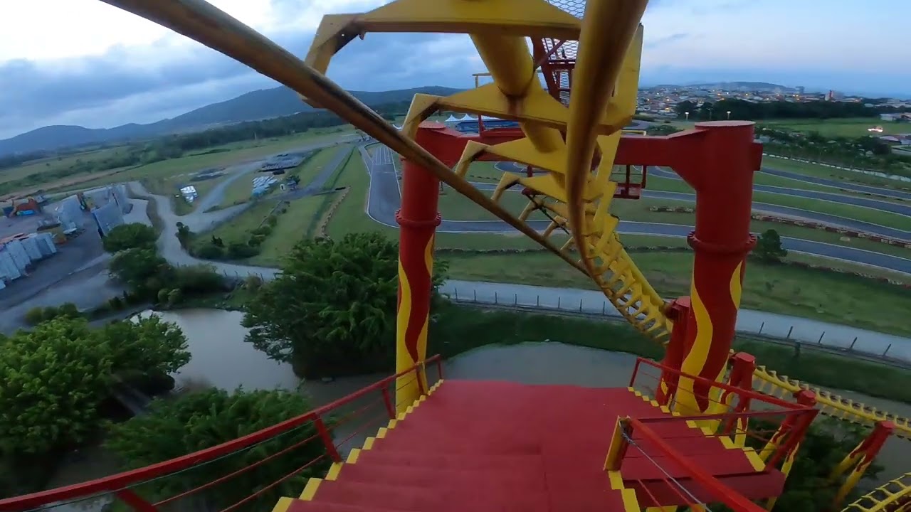 Fire Whip no Beto Carrero World | A Montanha Russa Invertida