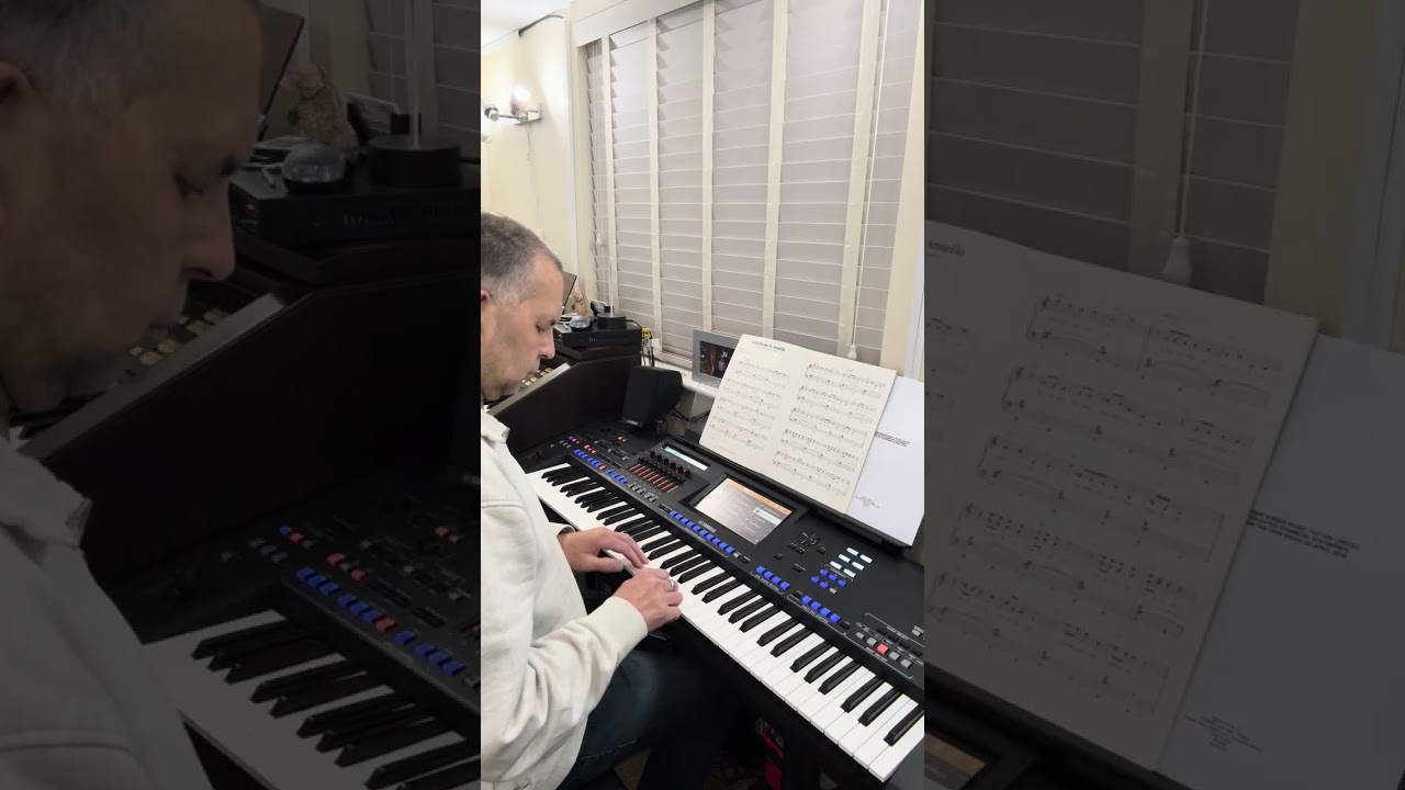 Tocata andFugue in D Minor on the Yamaha Genos 2