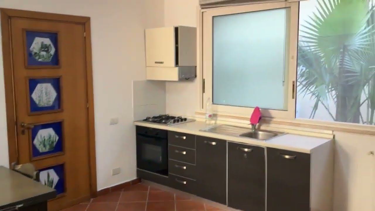 Affittasi, 2 Vani da 47 Mq. Zona Corso Calatafimi/ Via Cesare Terranova, arredato, posto auto e moto