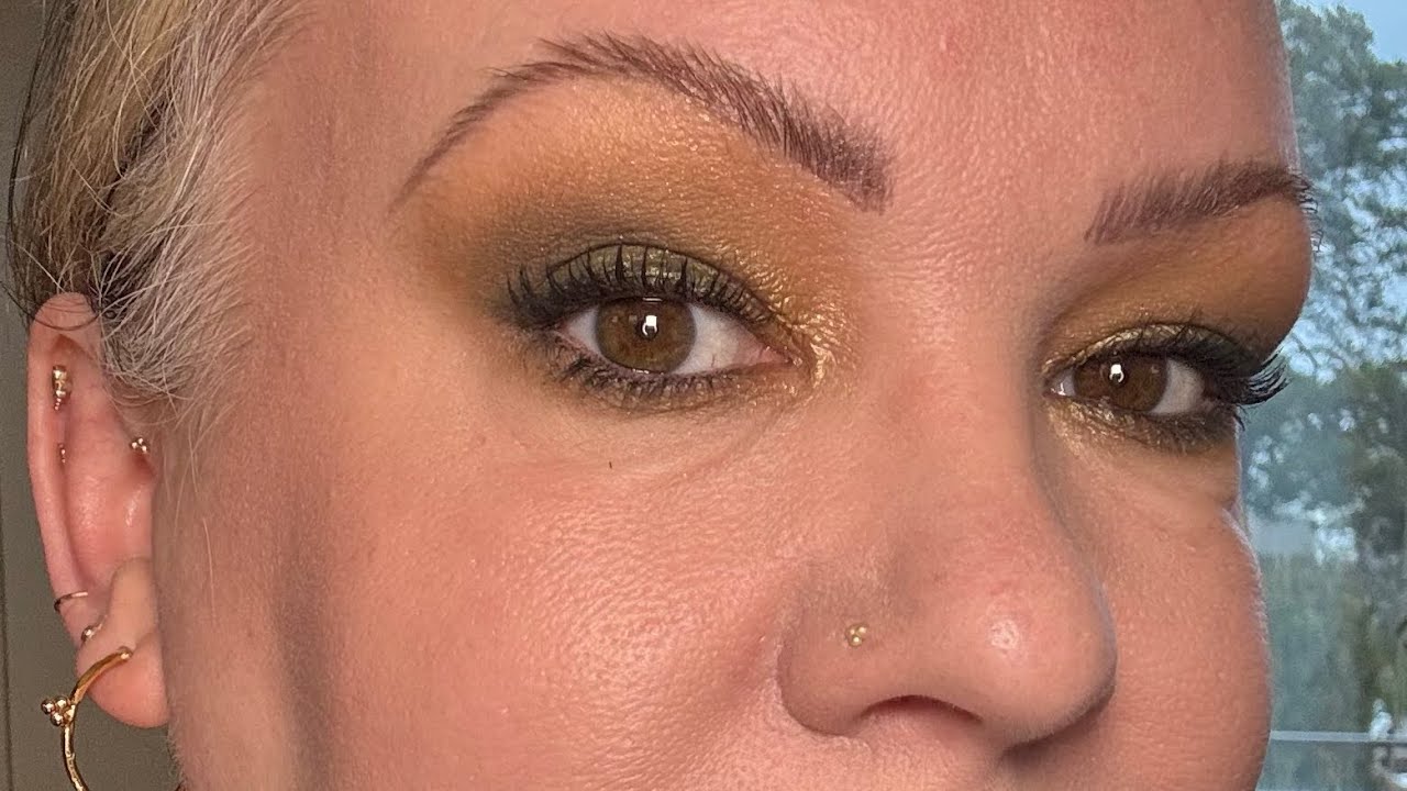 Day 11 using my Natasha Denona mini palettes. Today I used the mini Gold palette✨.