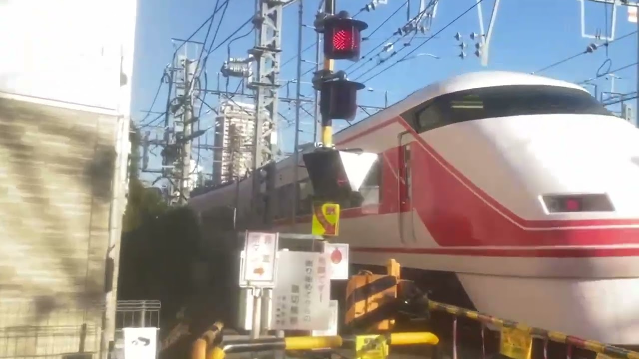 北千住駅〜牛田駅間を通過するいちごスペーシアです。