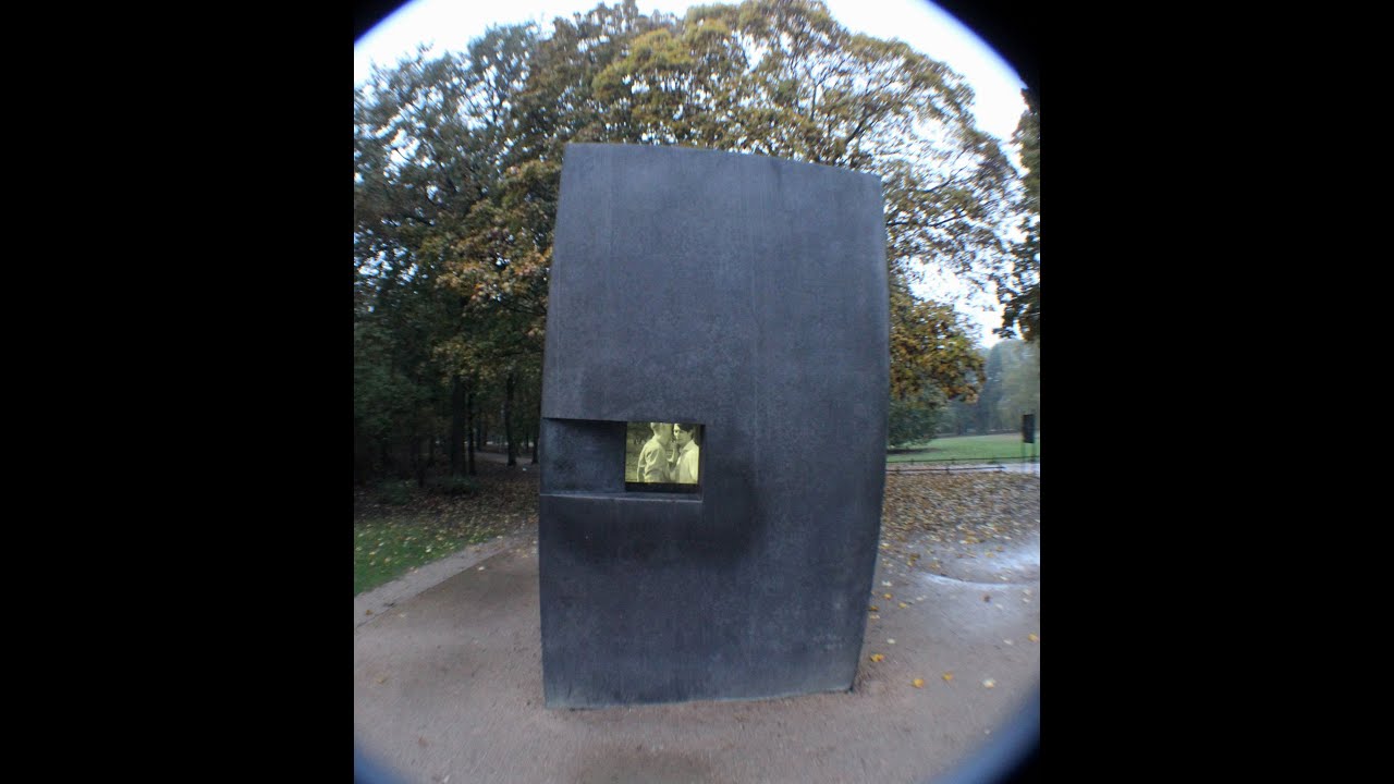 Berlin&rsquo;s Tiergarten Park: Acres of Controversial Attractions and Remembrance