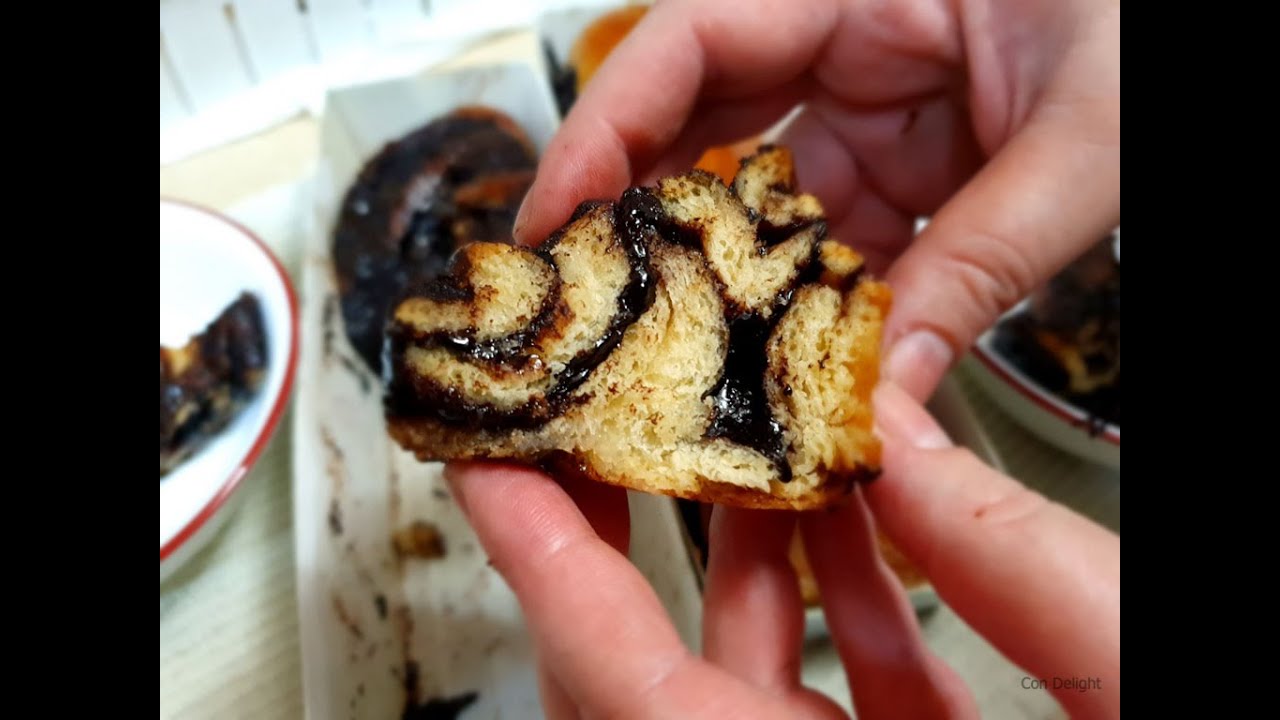 עוגת שמרים בבקה שוקולד - Chocolate babka yeast cake