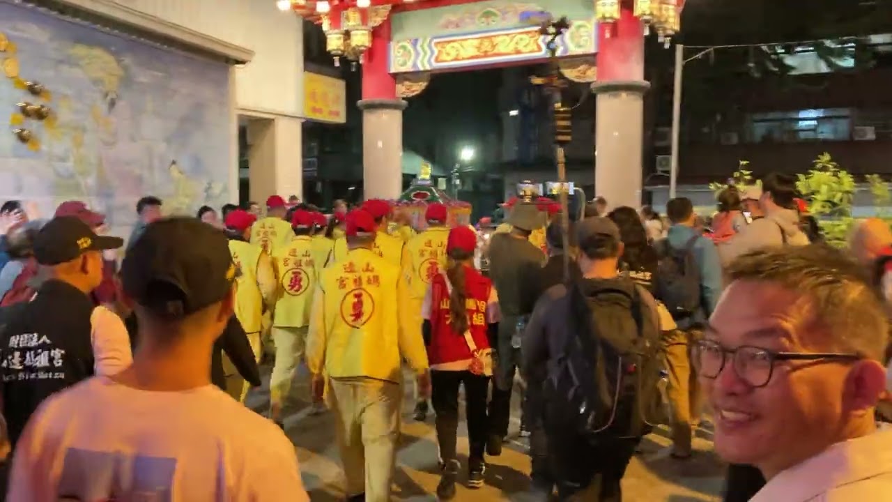 山邊媽祖婆堅持不坐車😂😂徒步前進大慶夜市🙏🙏🎆🎆
