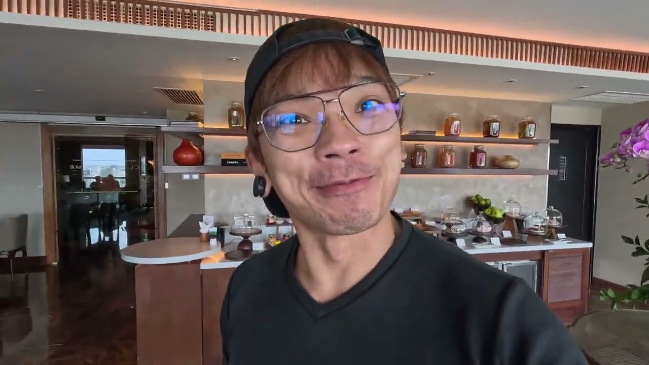 Sofitel Saigon Plaza (избегайте клубного зала)