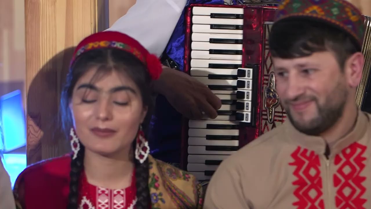 Имрӯз бо рафиқон шинем  ё нашинем, Фардо худо,ки доност... Гӯруҳи номдори 