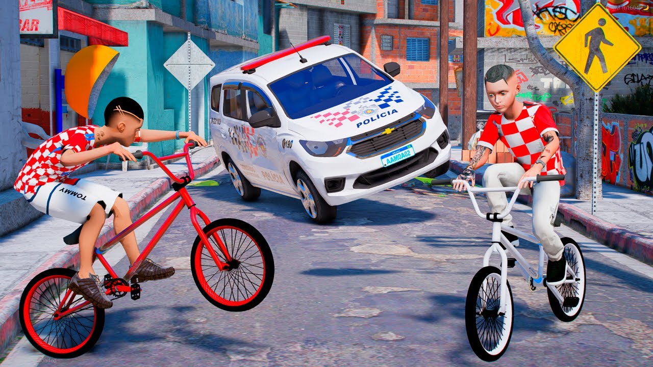 GTA V: MODS - DEI UMA FUGA INSANA NO PIÃO NO MORRO DE BIKE COM MEU AMIGO TIQUINHO