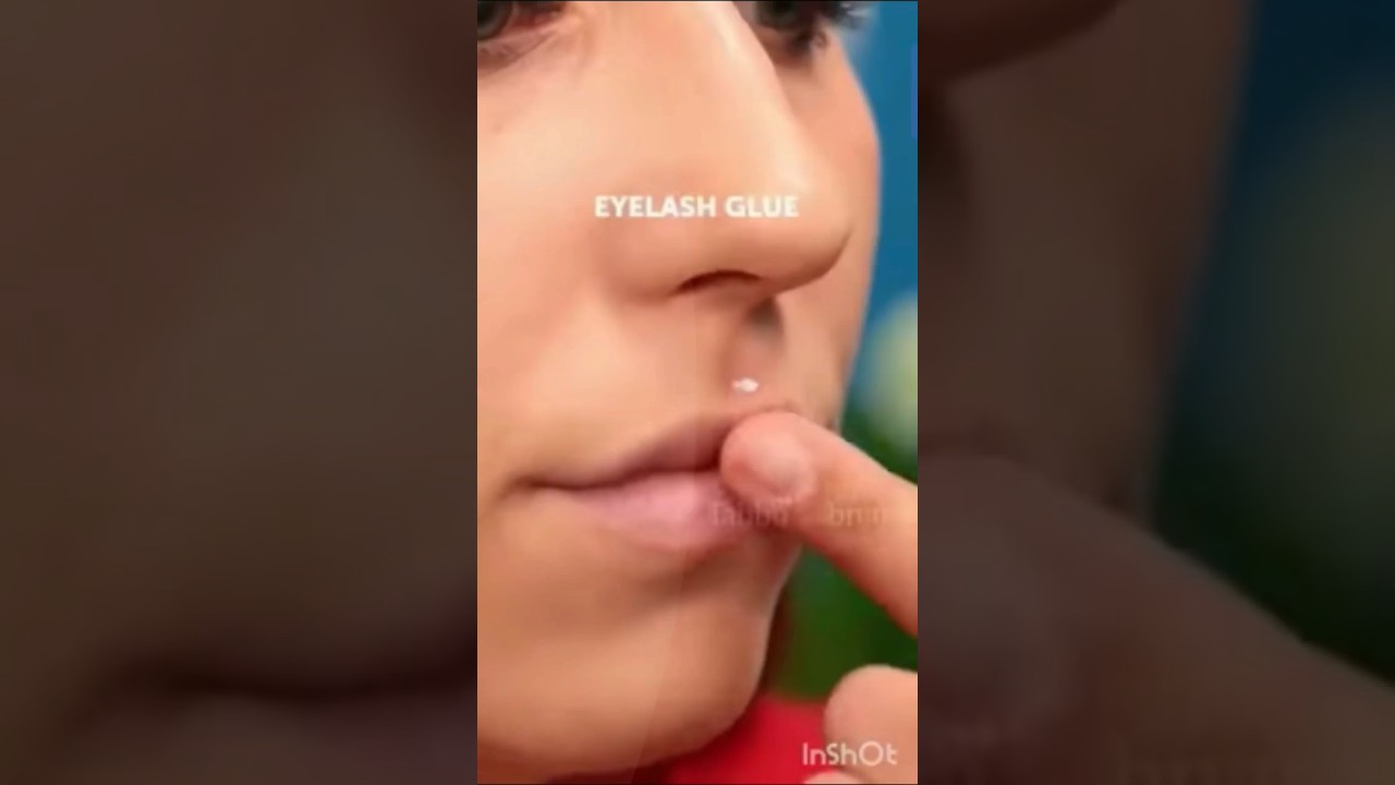 🙄Glue on Lips😱#shorts #trending #viral #hack #shortsfeed #subscribe #makeup #tiktok #foryou #bts