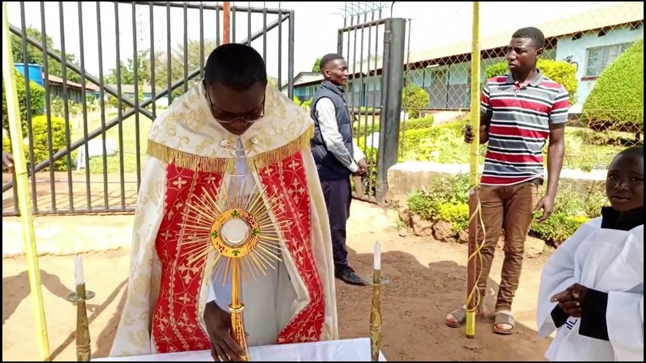Corpus Christi mass celebration st Joseph Kalulushi we do not own the rights to the music 🎵 playing