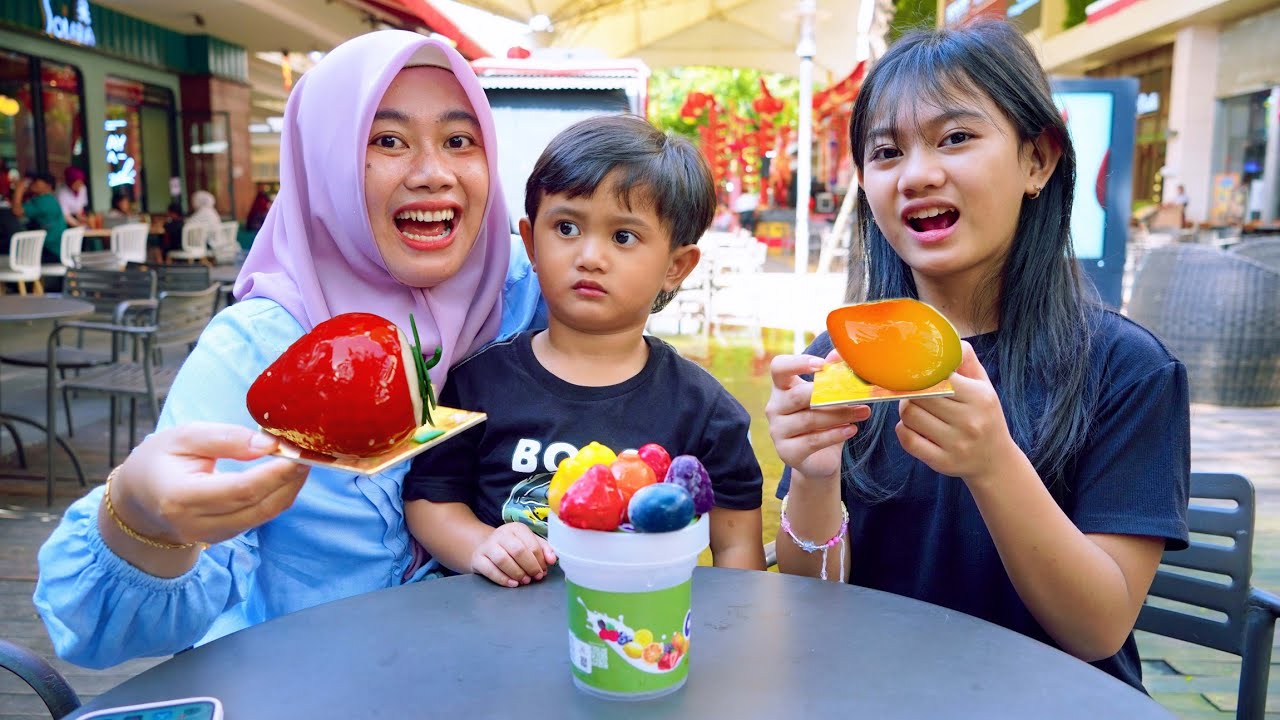 SALSA AZAM BERBURU ES KRIM VIRAL 😱 DI MALL