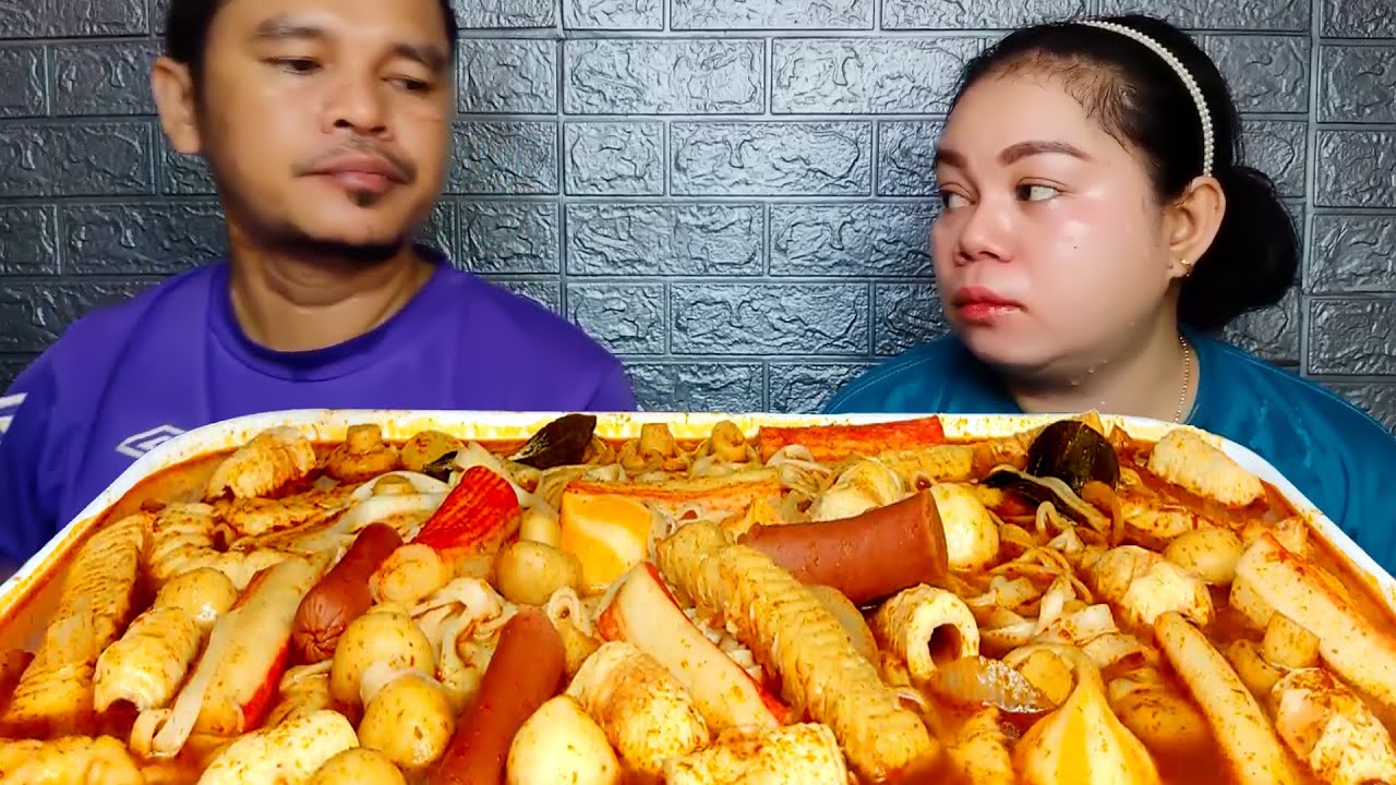 Seger nya Tomyam kuah pedas komplit pake mie Mukbang