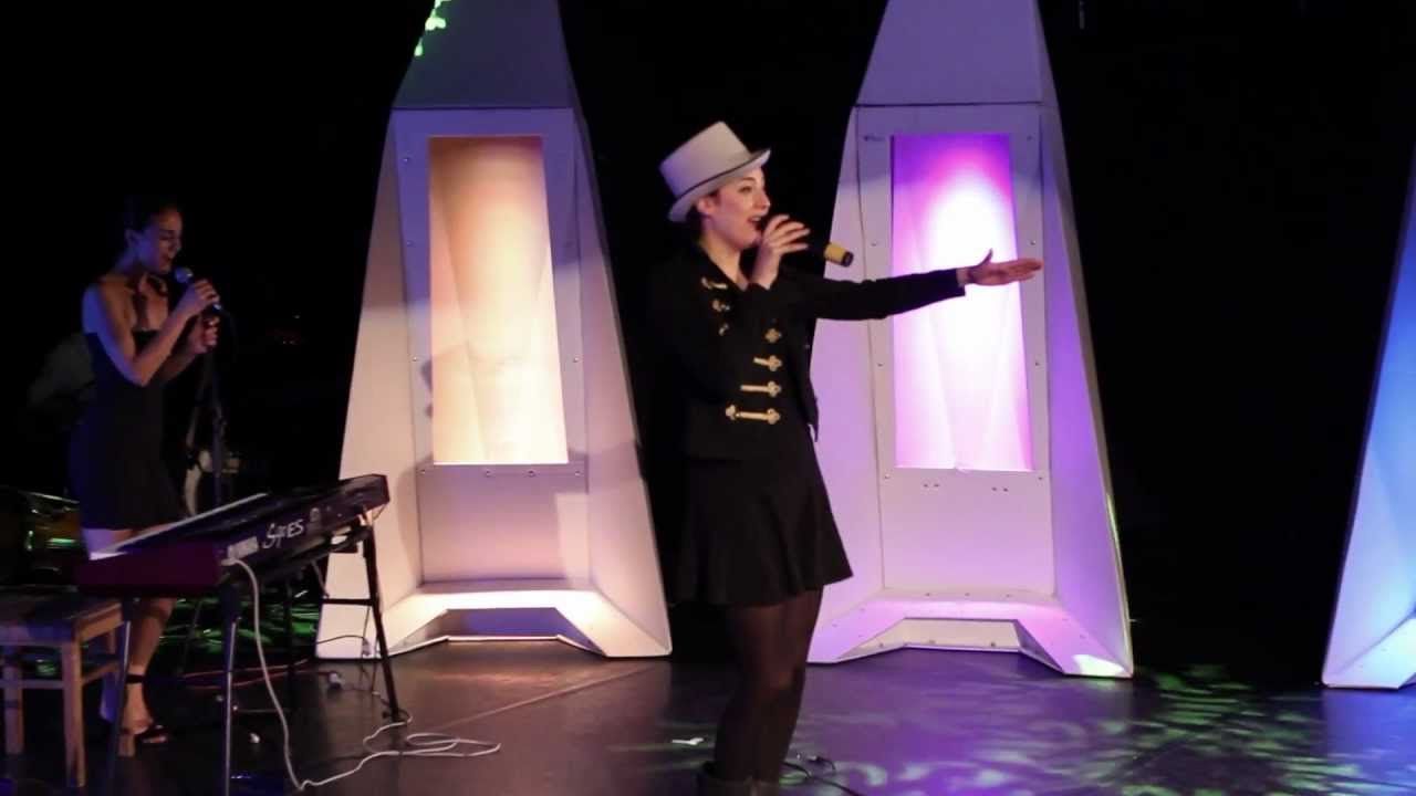 Clara Blume - Maybe Tomorrow, live @ Clara Blumes Singer Songwriter Circus