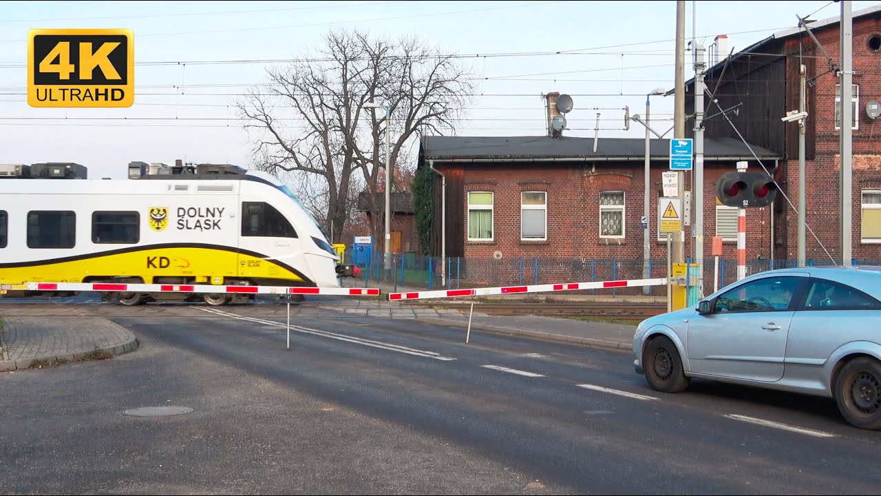 TRAIN RAILROAD CROSSING - WROCŁAW ŻERNIKI (PL) ★ 4K ★