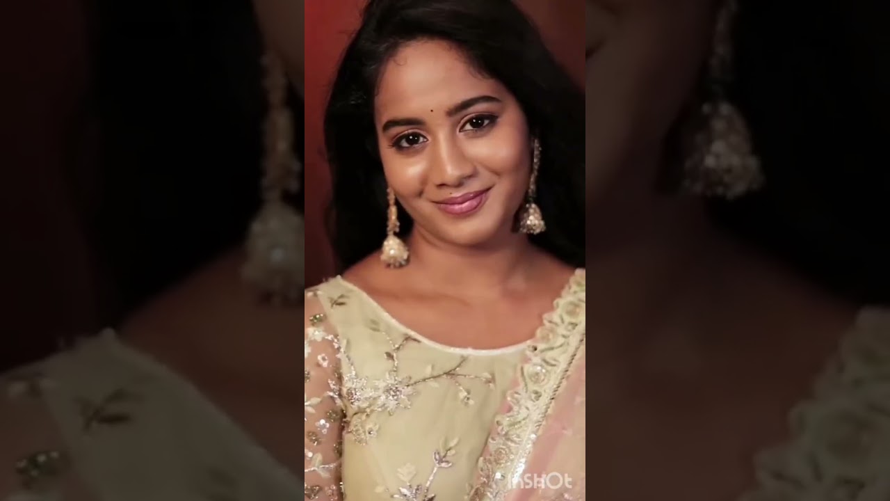 பதினெட்டு வயசு #ramyapandian #brigidasaga #meena #paviteacher #sneha #poonambajwa #thirsha #song 