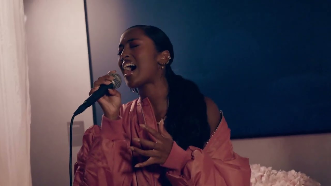 Get intimate with Sherefa Yorks - Te Goed Om Waar Te Zijn (Live)