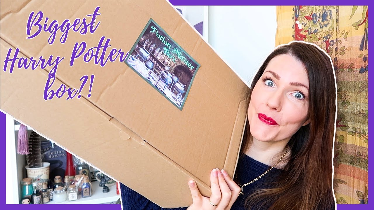 Unboxing MAGICAL SUITCASE: Harry Potter Potion Master Box (2020)