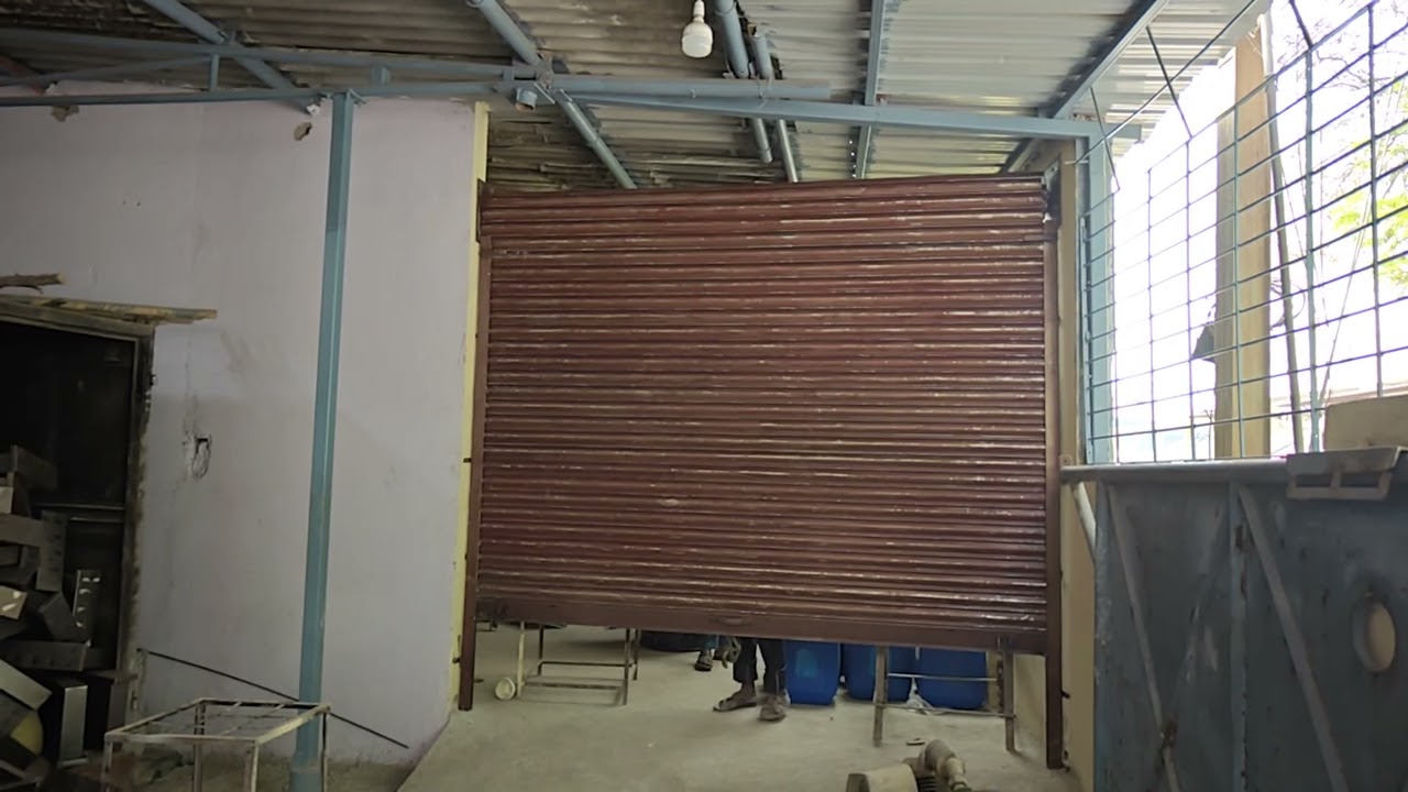 Manual rolling shutter 