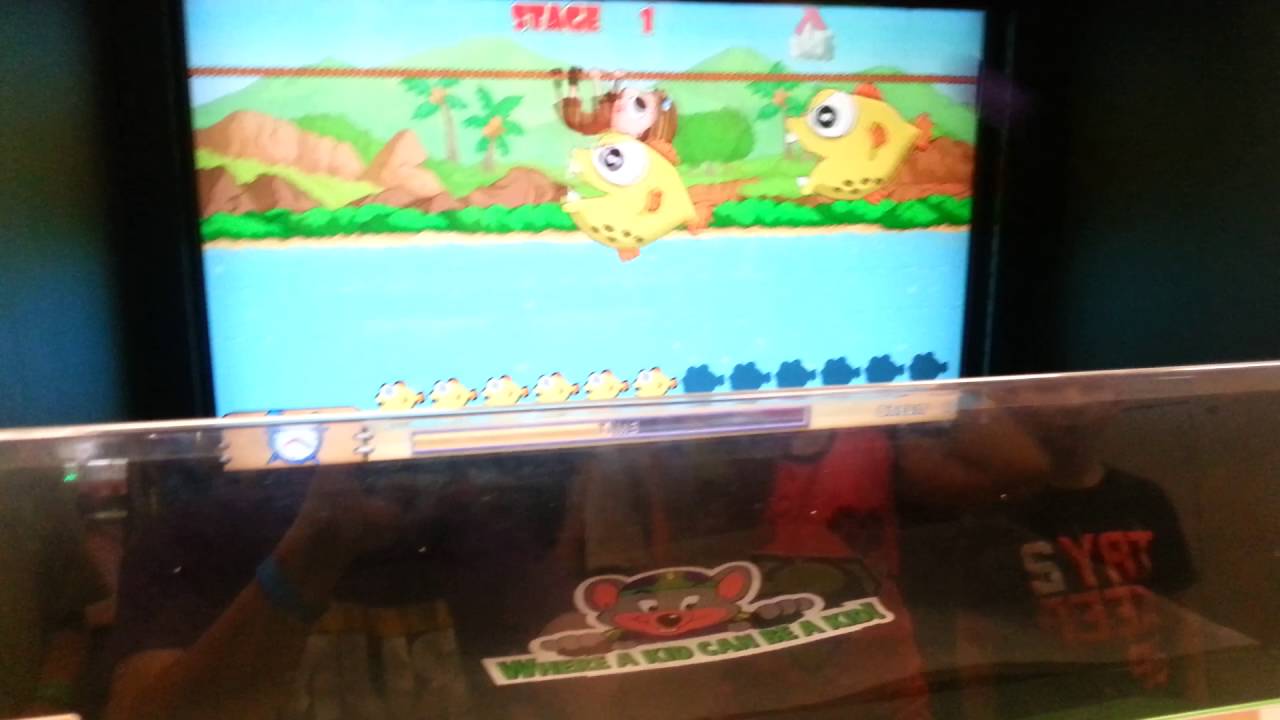 Playing CHUCK E.'S BALL BLAST At Chuck E. Cheese Arcade AUGUST 2016