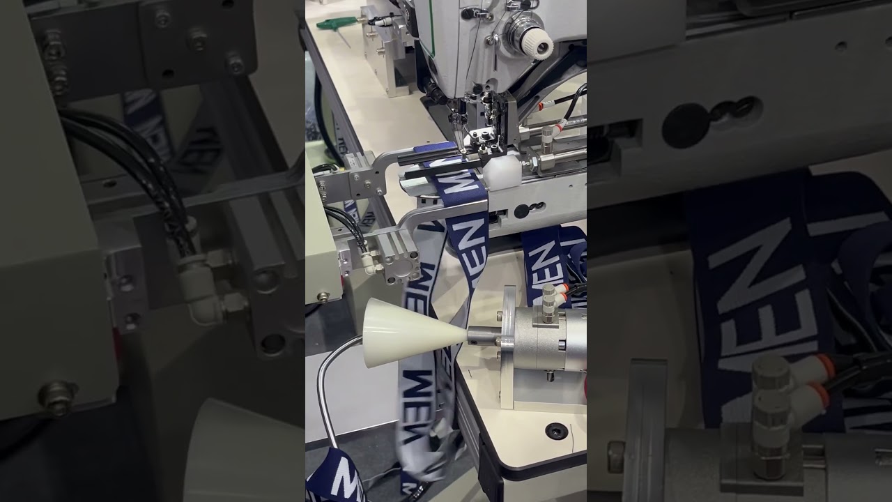 Fully automatic rubber band connection machine#shorts #sewingmachine #automatic #rubber