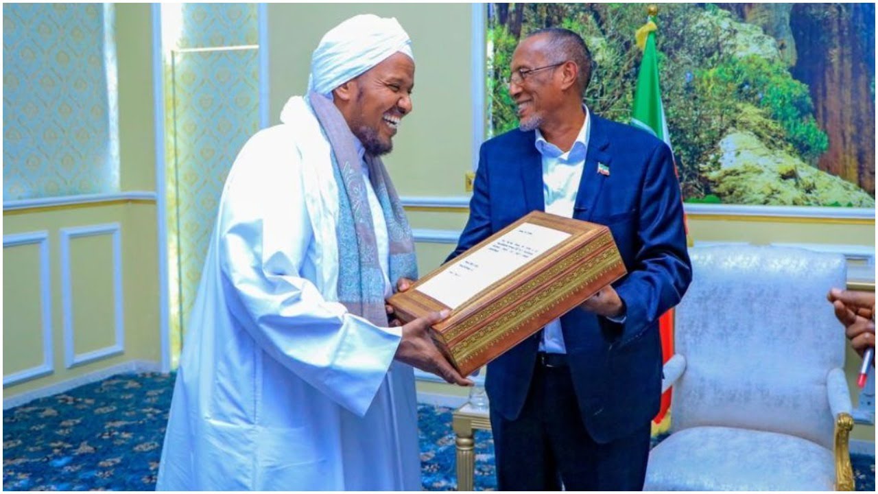DAAWO Maxay ka wada hadleen Muuse Biixi iyo Culimada caanka ah ee Soomaalida