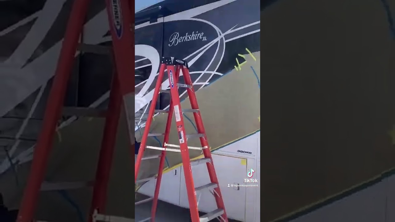 Semi truck body shop fleet repair truck trailer painting fleet refinishing truck bodies repair