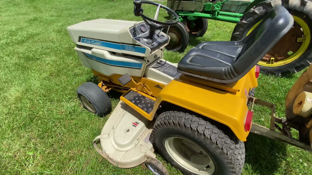 Пылесос для листьев Cub Cadet 1650 Quietline и EZ-Rake.