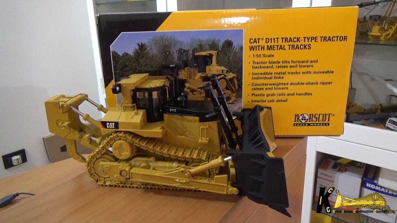 Dozer Caterpillar D11T 1:50 by Norscot Model Review