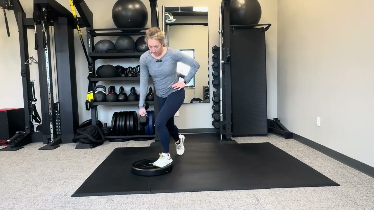 Pregnancy - rotation incline lunge 