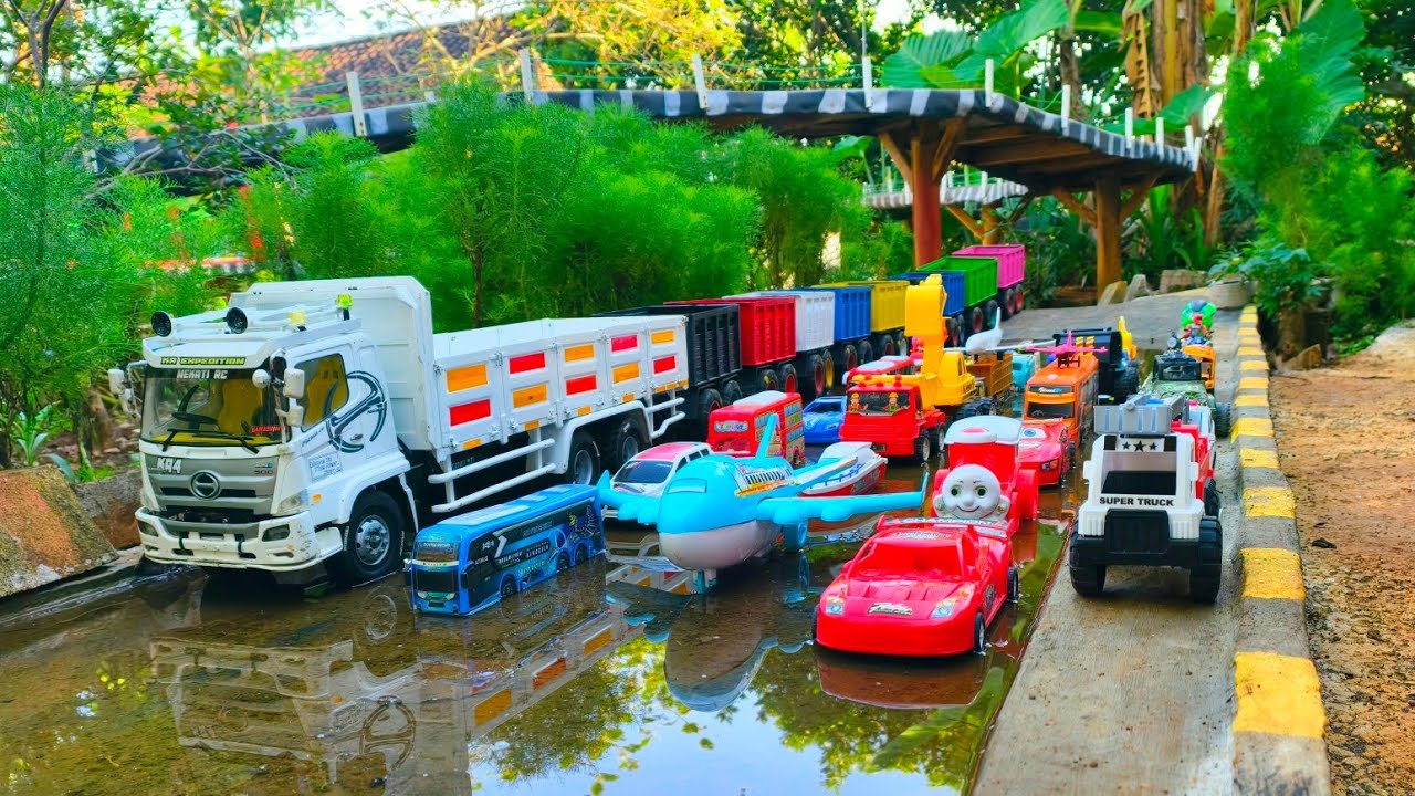 Wow !!! Mobil Truk Rc Tronton Panjang Bongkar Penuh Mobil Mobilan Truk Mixer, Bus Telolet, Ambulan 