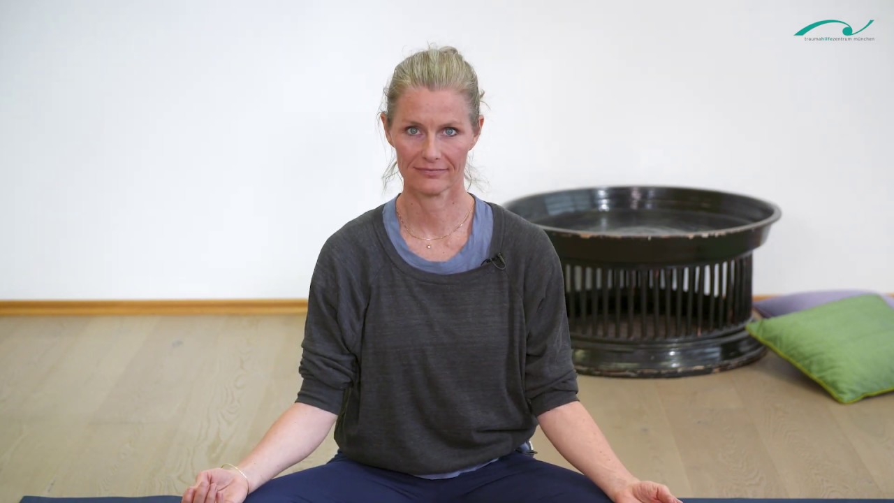Stabilisierung mit Yoga im Sitzen