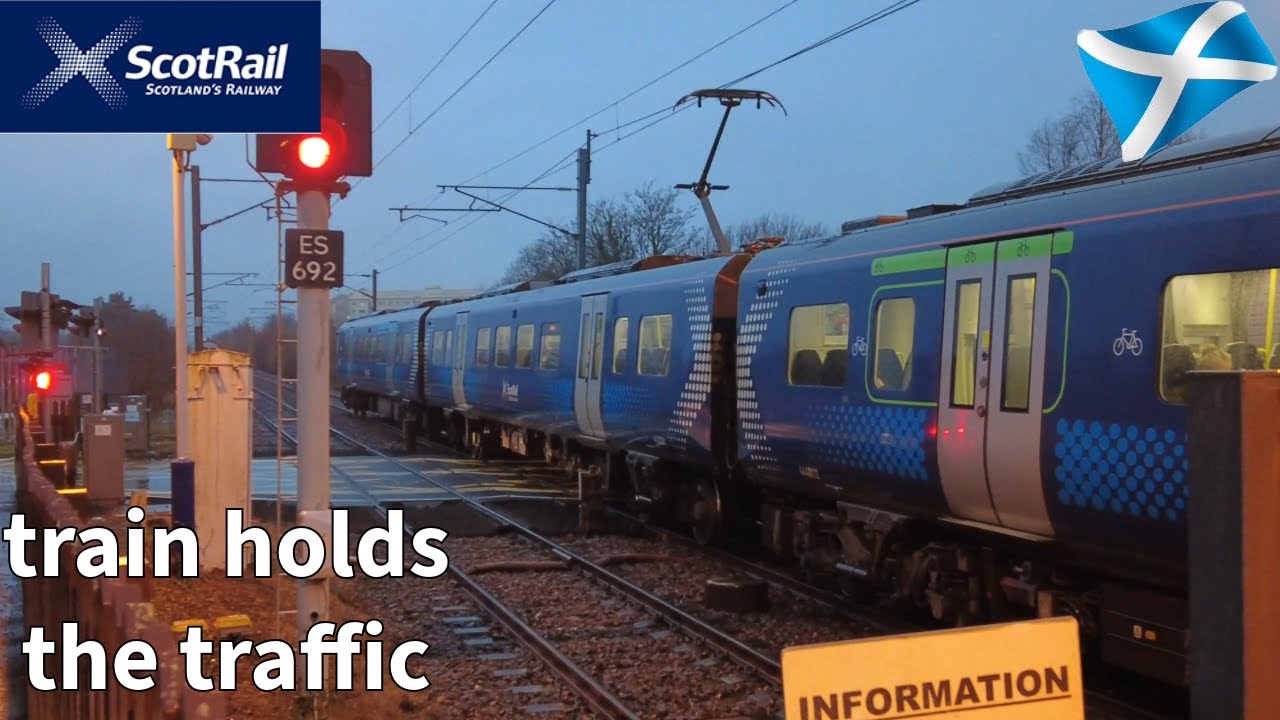 The level crossing (Kingsknowe) in Edinburgh that holds up traffic