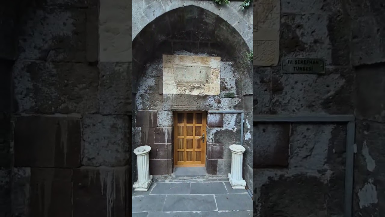 BİTLİS / MERKEZ / ŞEREFİYE CAMİİ (1524 )