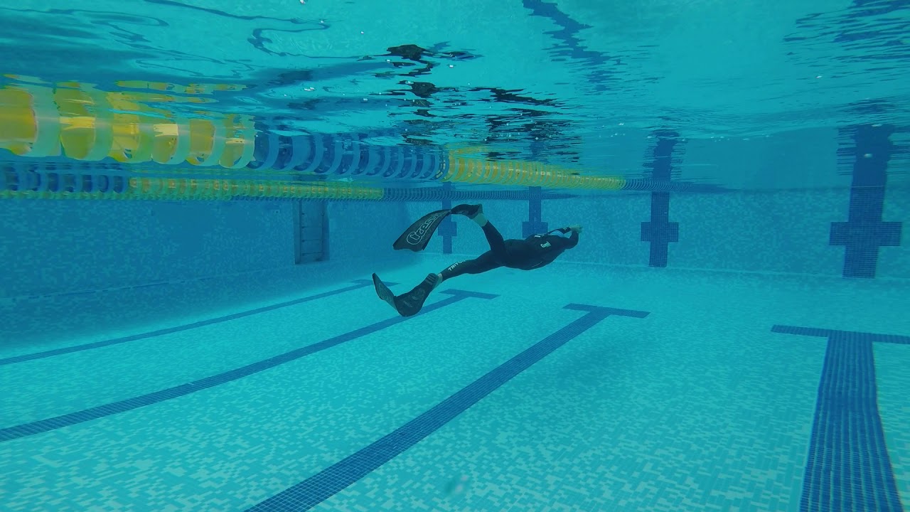 Entrenamiento Apnea Dinámica con Aletas (DYN BF) 150 metros
