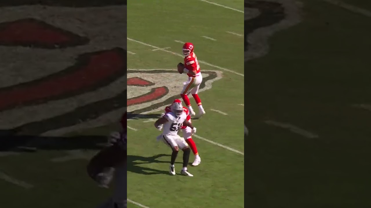 Patrick Mahomes' vision is insane 👀