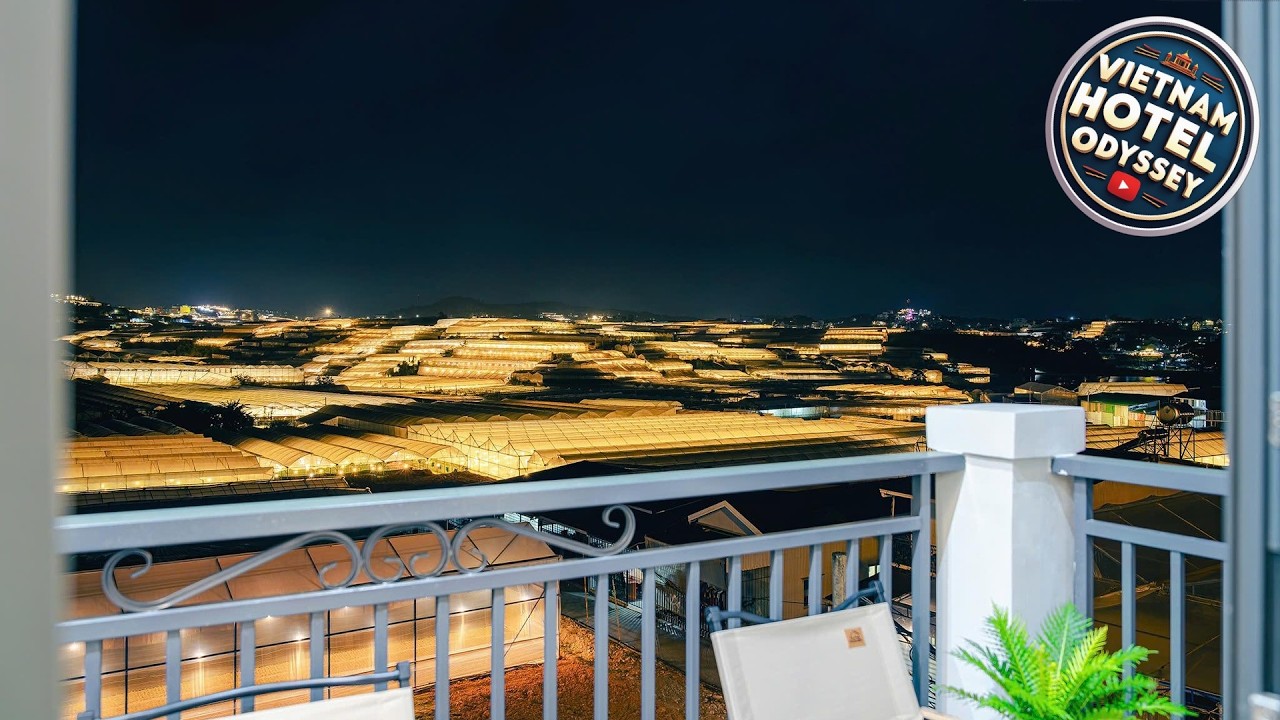 Teen Hotel - View Nhà Lồng lãng mạn | Dalat, Vietnam | Hotel Review 🛏️