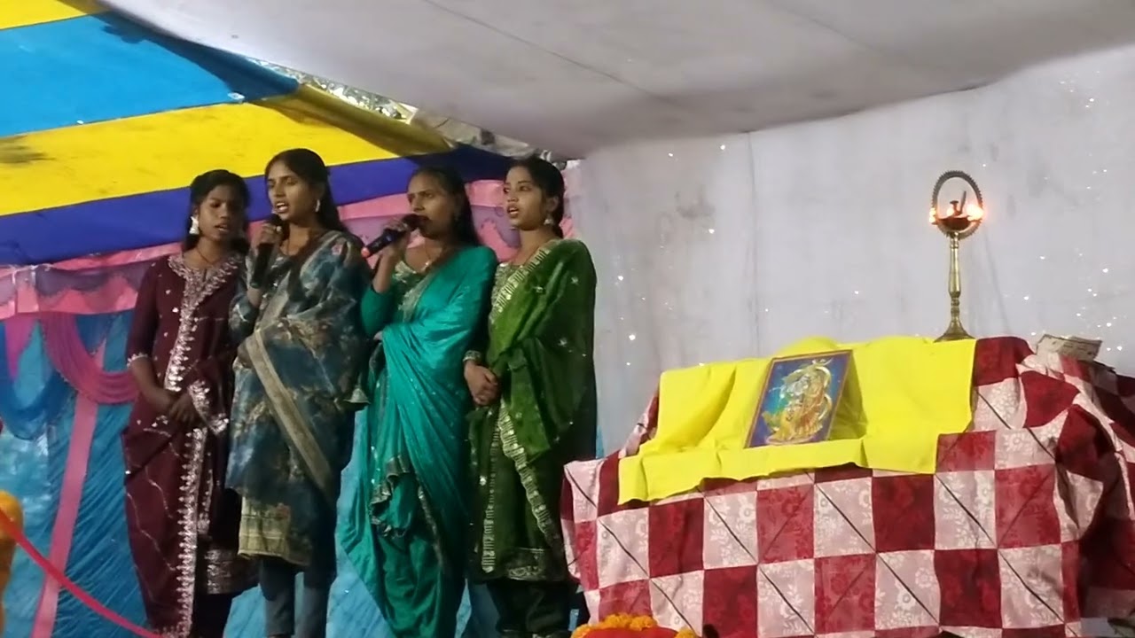 Excellent coaching classes Bela के बच्चों द्वारा स्वागत गीत गाया गया। 