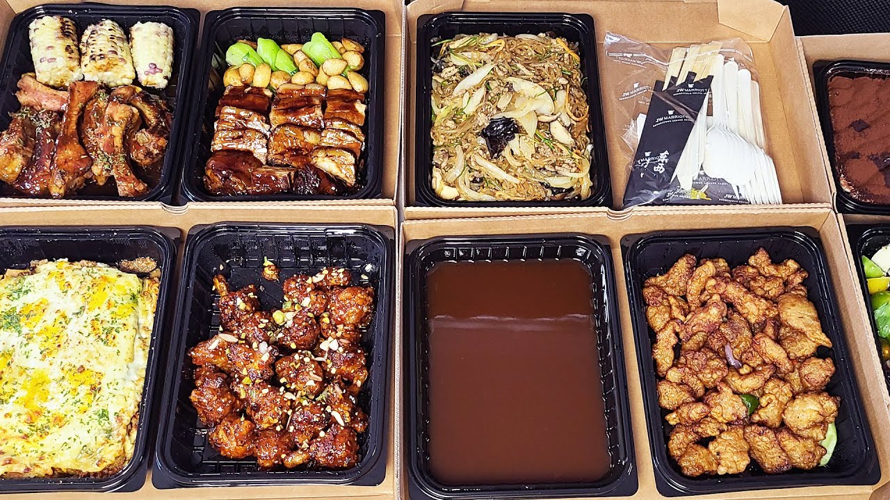 포장해서 먹는 호텔 음식은? 18만원에 총 8가지 음식이 담긴 테이크아웃 패키지를 가지고 왔습니다 - JW 메리어트 동대문 타볼로 24의 투고박스