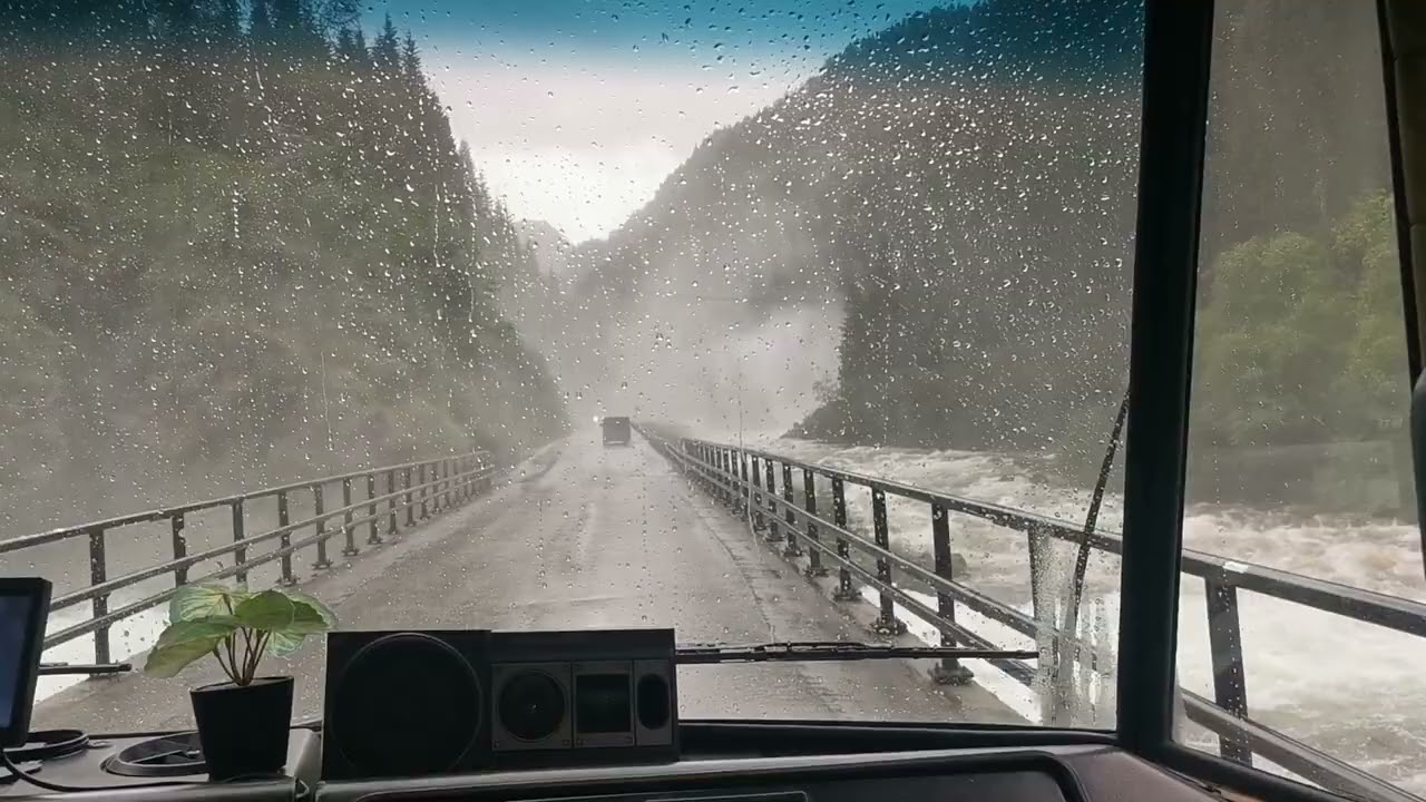 Mercedes 613d Låtefossen Norway 2023