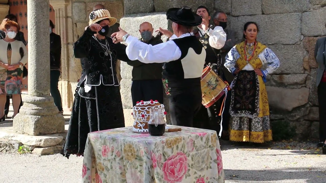 Baile de la rosca en Cabeza del Caballo