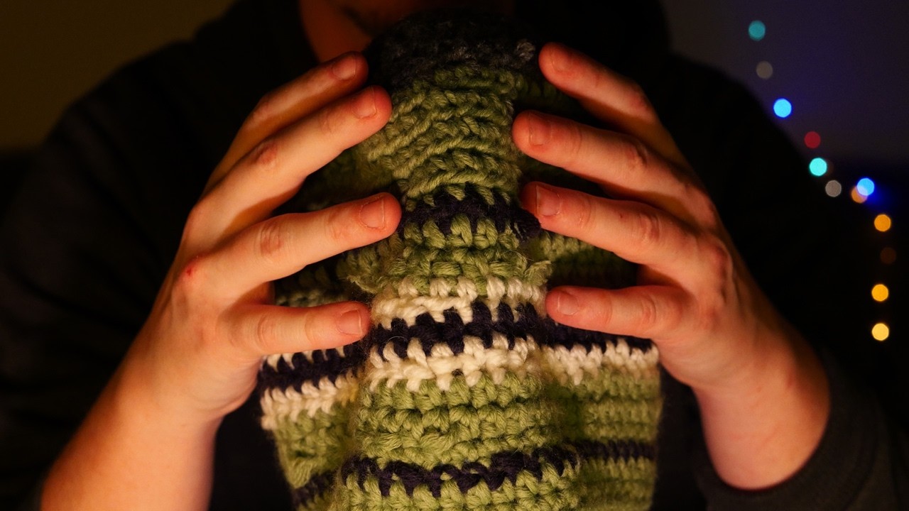 ASMR Deutsch Nah am Mikrofon: Fabric Scratching bis du einschläfst 😴“