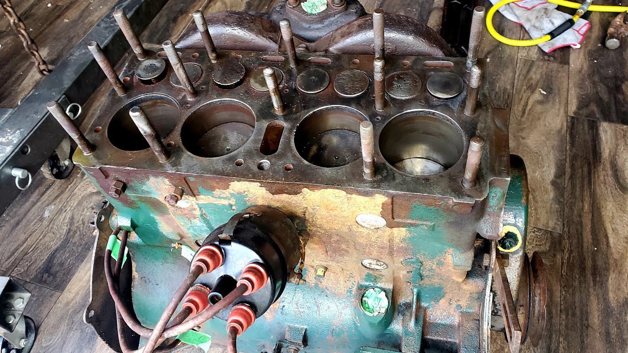 Eppysode 50!!!! l134 FLATHEAD HEAD REMOVAL AND STUCK VALVE REPAIR