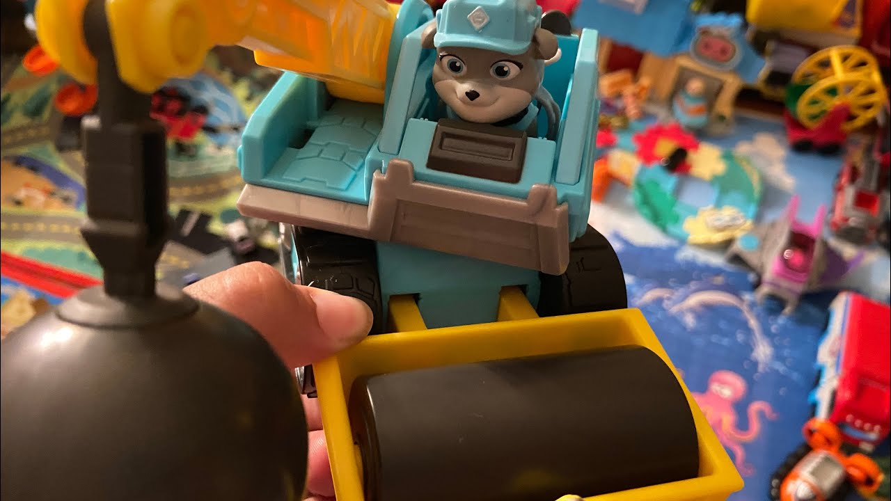 Обзор игрушечного грузовика с шарообразным тараном от Rubble & Crew и фигуркой от Motors #rubblea...