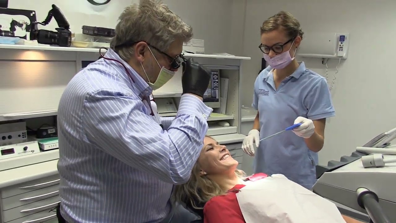 Letzte Aligner Sitzung mit Retainer setzen