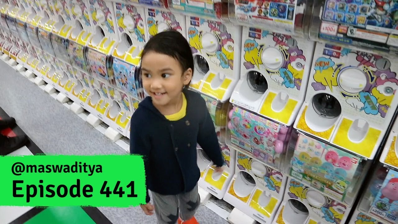 Acin Blusukan Cari Harta Karun Gachapon - Dapet Kalung Besar!