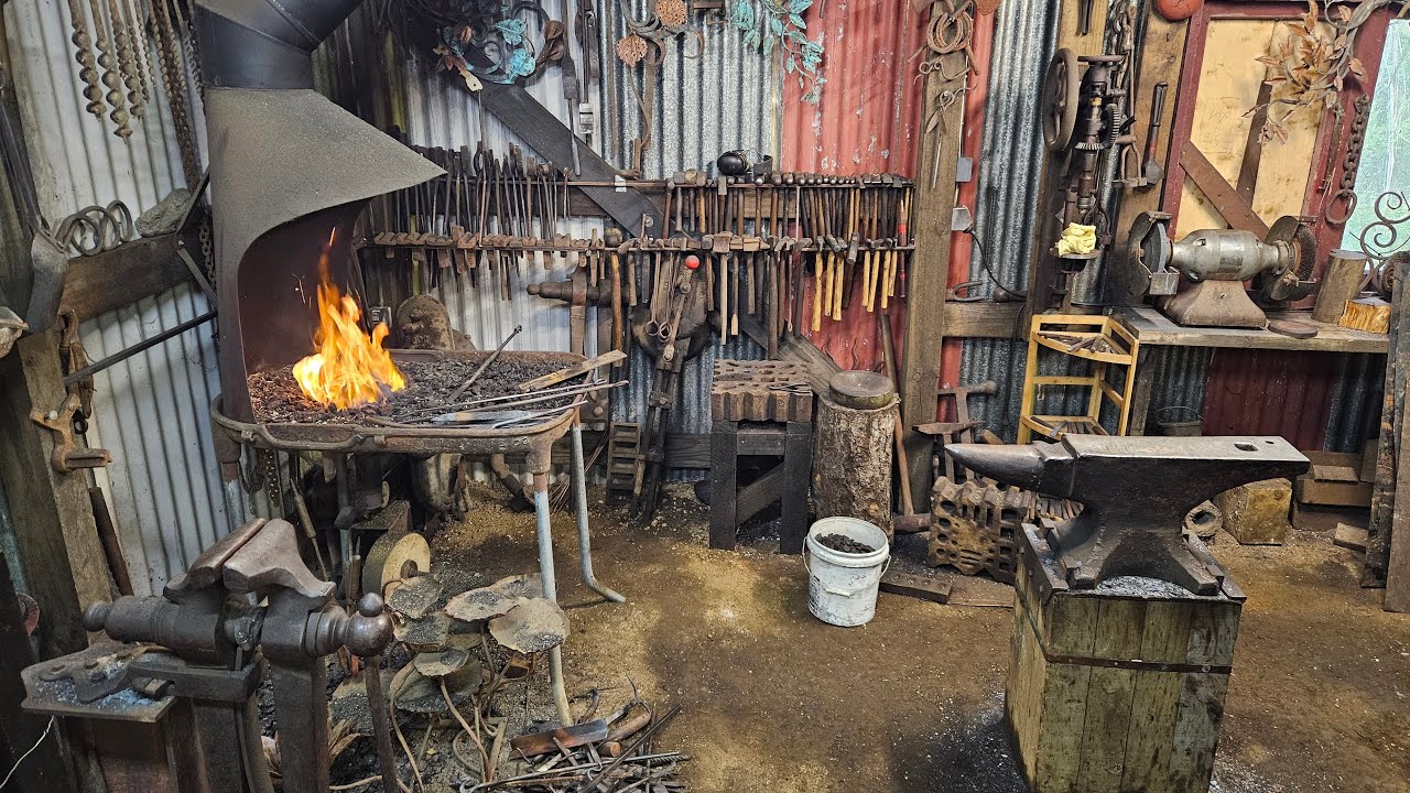 He Live Blacksmith show