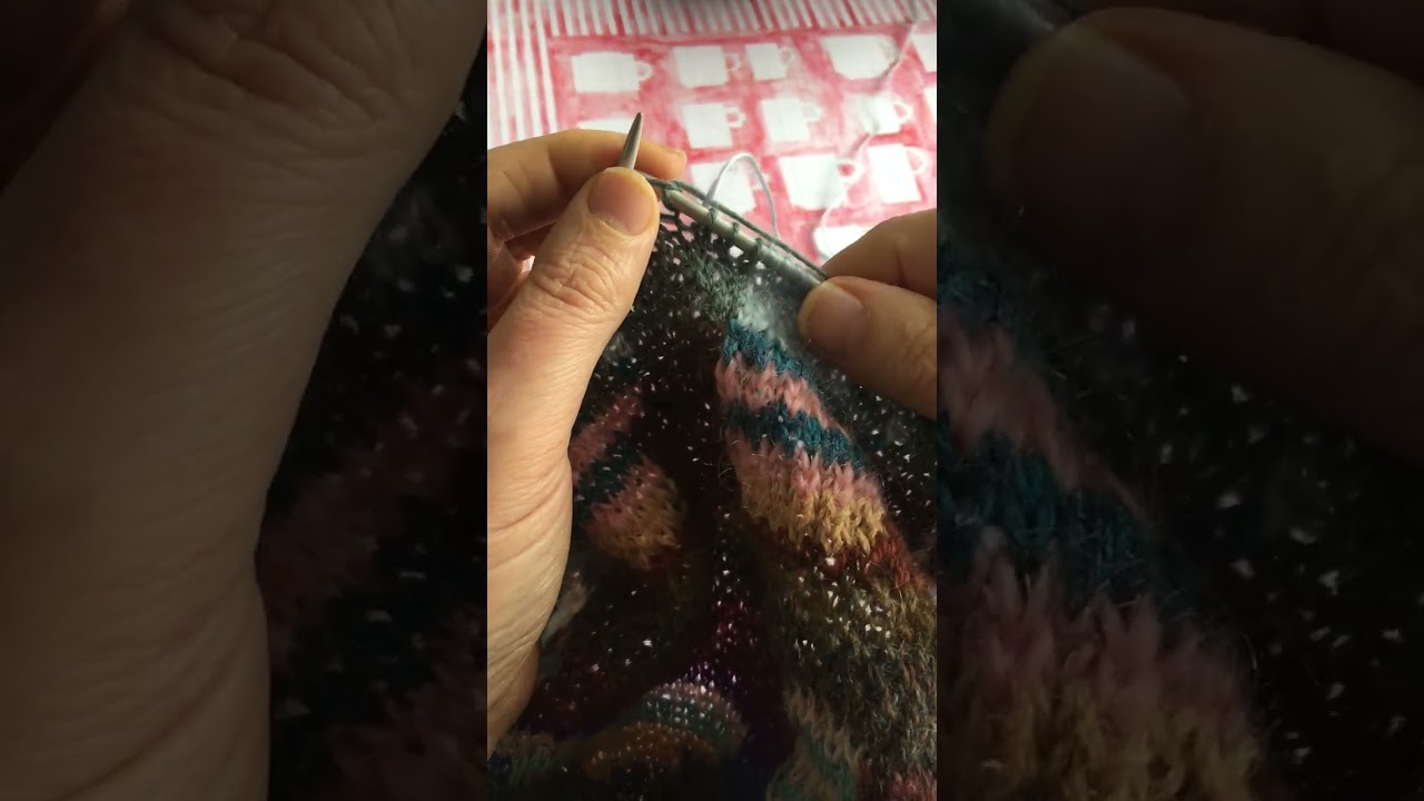 How to carry floats plain and purl knitting - NO FLOATS METHOD - English style
